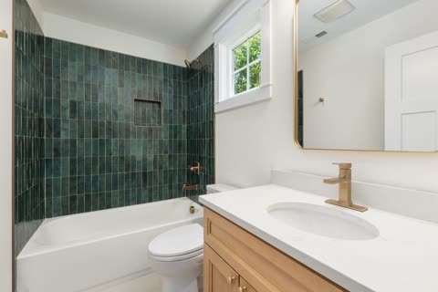 Bathroom, shot 5